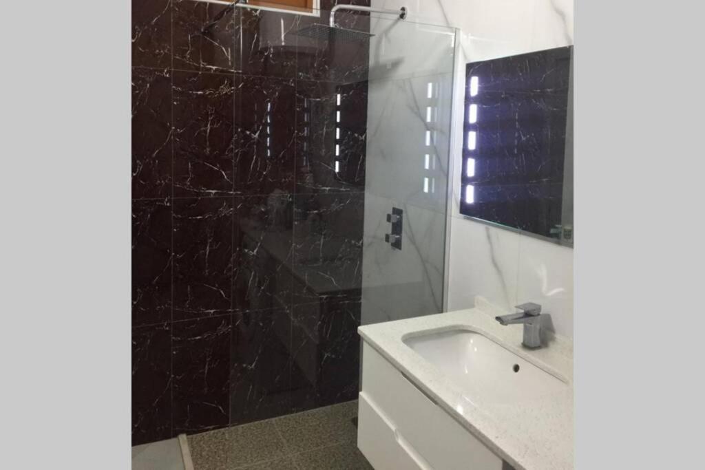 Modern Sea View Apartment For A Perfect Holiday Durrës Eksteriør billede
